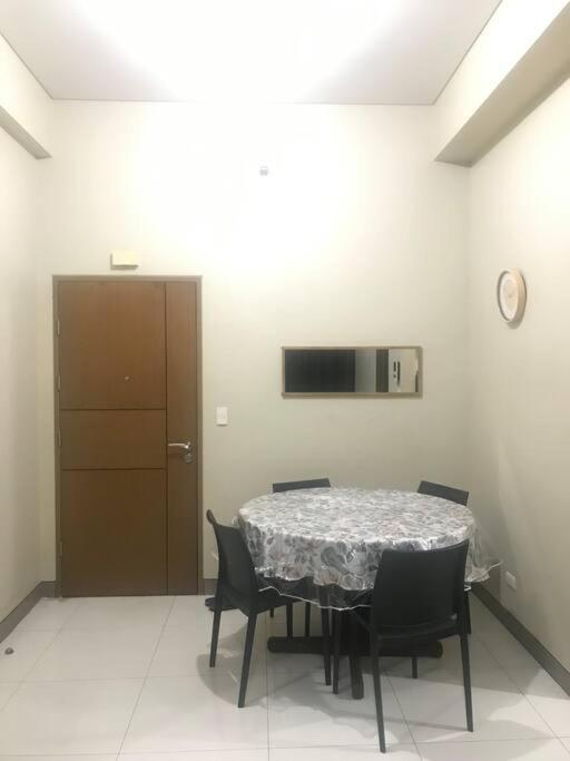 Lovely 2 Bed Room Condo Infront Of Naia Terminal 3 Manila Exterior foto