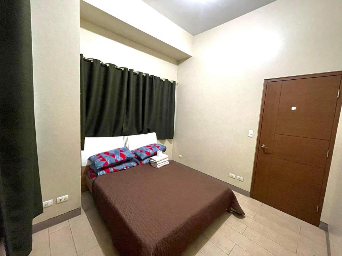 Lovely 2 Bed Room Condo Infront Of Naia Terminal 3 Manila Exterior foto